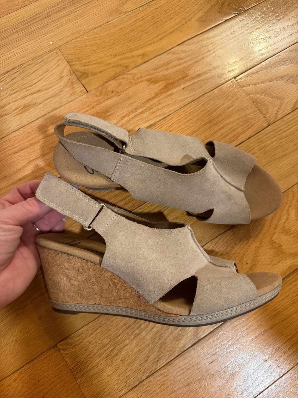 Clarks Helio Float Taupe Suede Cork Wedge Sandals Size 9.5M
